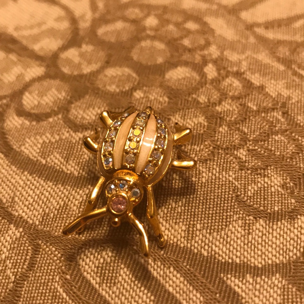 Joan Rivers Pin - Picture 2 of 5